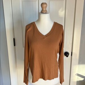 Carbon38 V-Neck Ribbed Brown Long Sleeve Top